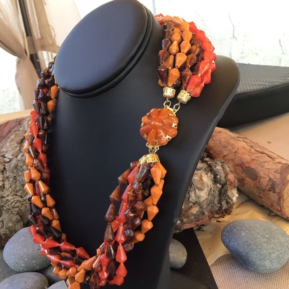 1970s torsade necklace in autumn colors. Gorgeous! - Picture 2 of 6